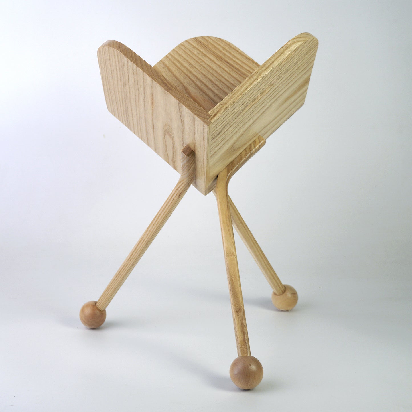 Tripod Shelf (walnut-ash)