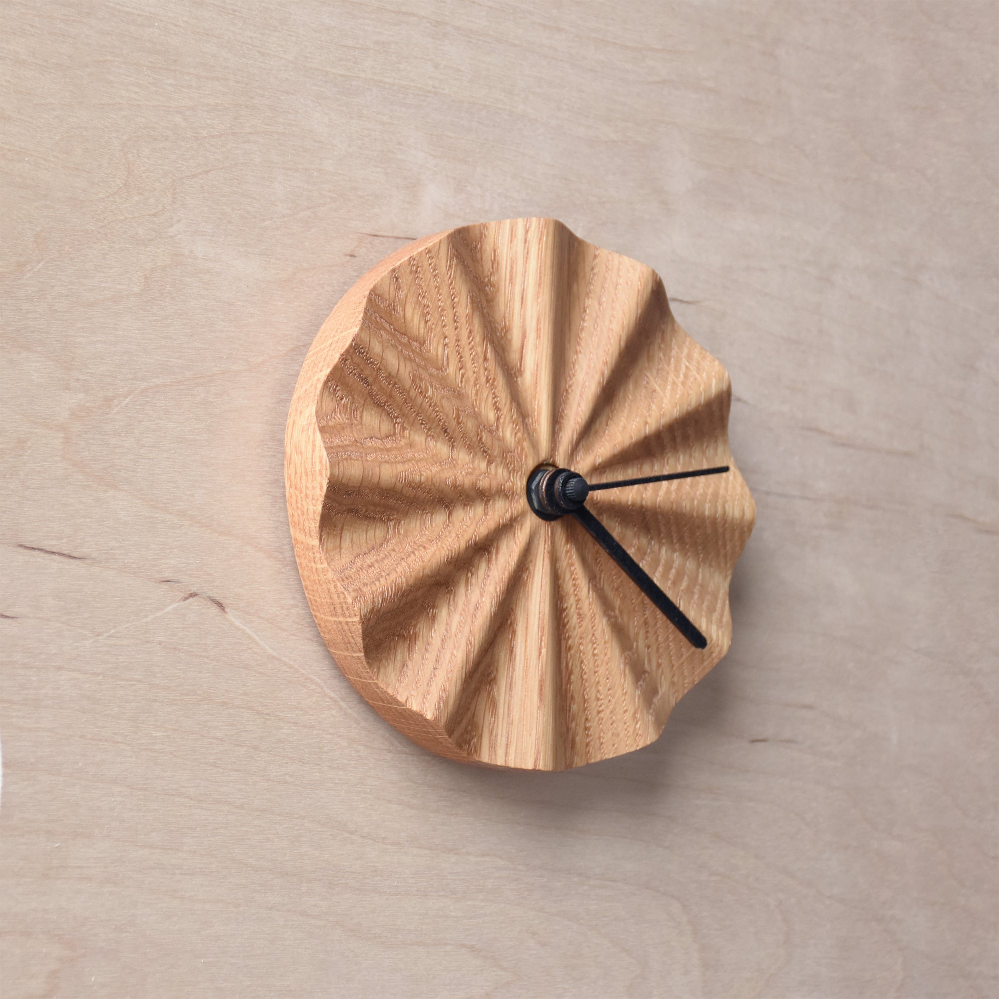 Sole Luna wall clock in walnut wood made / store carved by hand